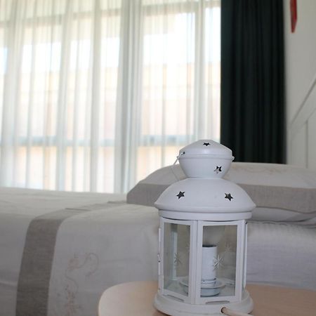 Studio 60 Holiday غالاتينا المظهر الخارجي الصورة